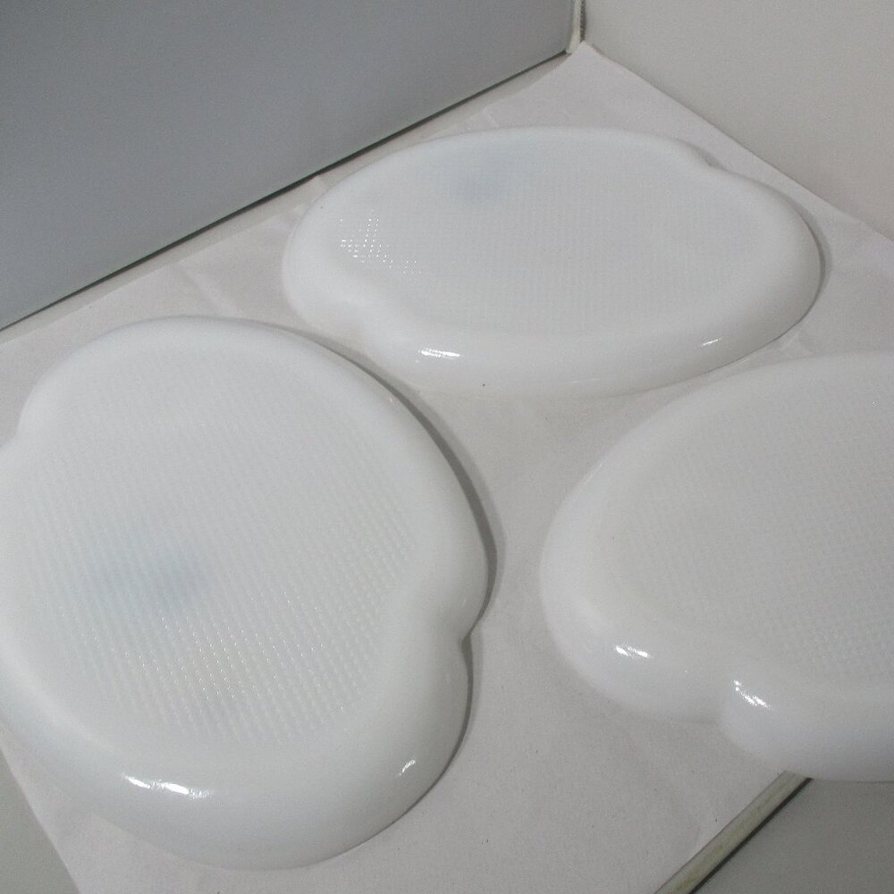 Vintage MCM  Atomic Flower Milk Glass  Coffee Patio Snack Set Tray & Cup - Picture 7 of 12